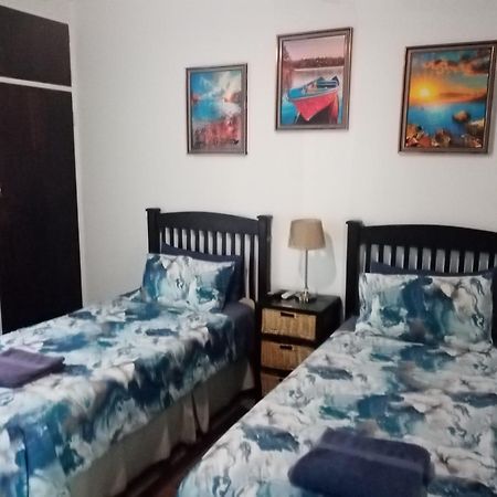 De La Rose Guesthouse Lephalale Ngoại thất bức ảnh