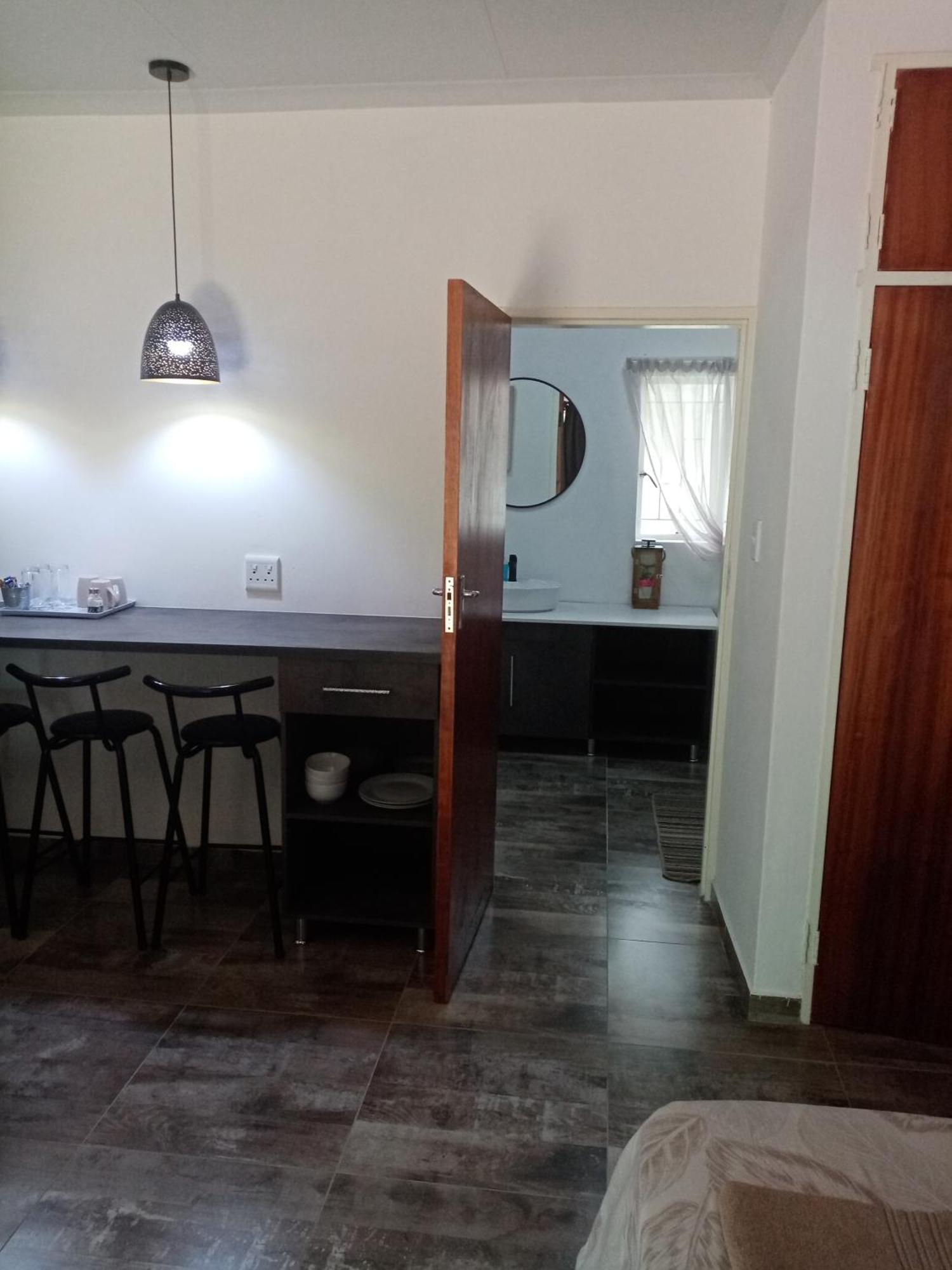 De La Rose Guesthouse Lephalale Ngoại thất bức ảnh