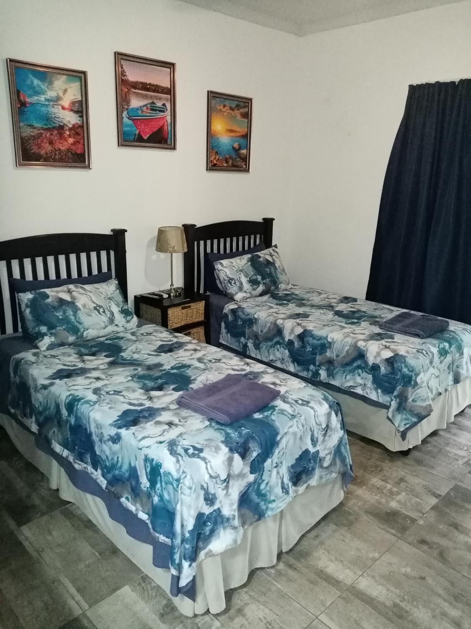De La Rose Guesthouse Lephalale Ngoại thất bức ảnh