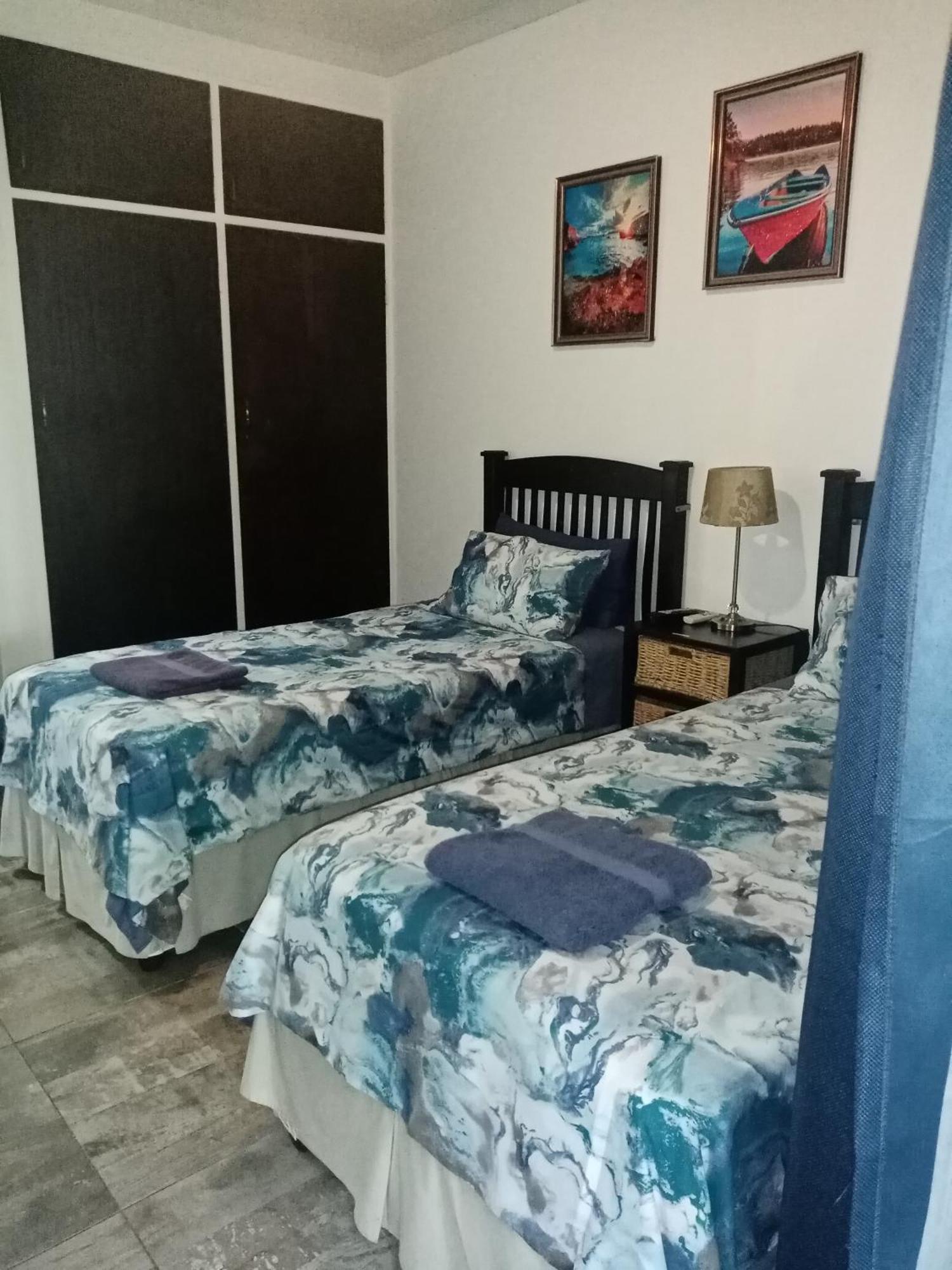 De La Rose Guesthouse Lephalale Ngoại thất bức ảnh