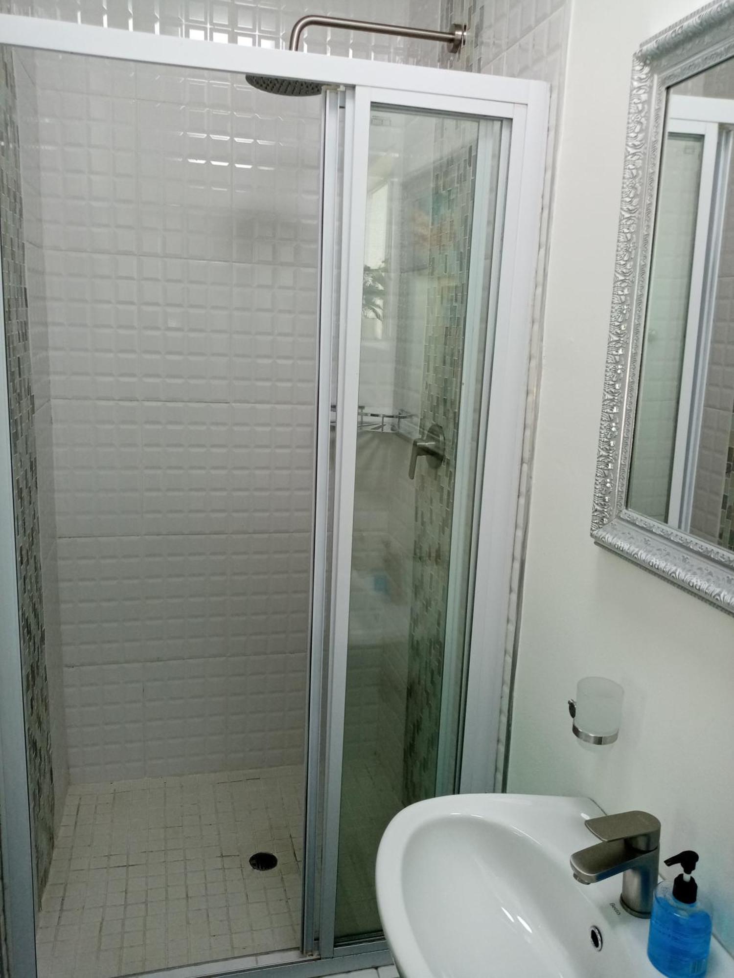 De La Rose Guesthouse Lephalale Ngoại thất bức ảnh